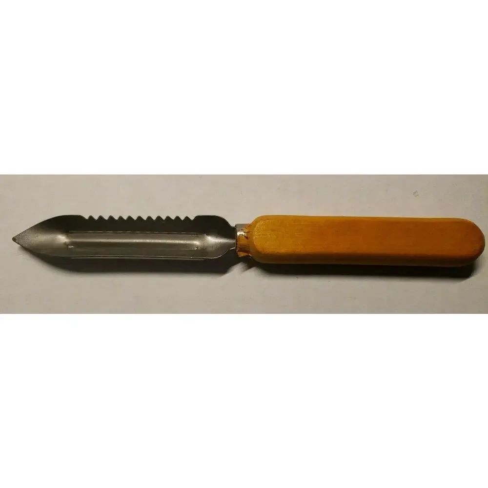 1940's Potato Vegetable Peeler Serrated Edge Wood‎ Handle 6 l/2